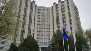 Dezastru la Spitalul Universitar din Capitală. Opt asistente și infirmiere, depistate pozitiv: „Nu au purtat echipamentul corect”