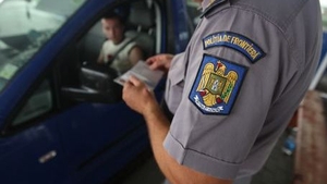 Un bărbat a încercat să scoată ilegal din țară patru vietnamezi. Ce au făcut polițiștii de frontieră de la Nădlac