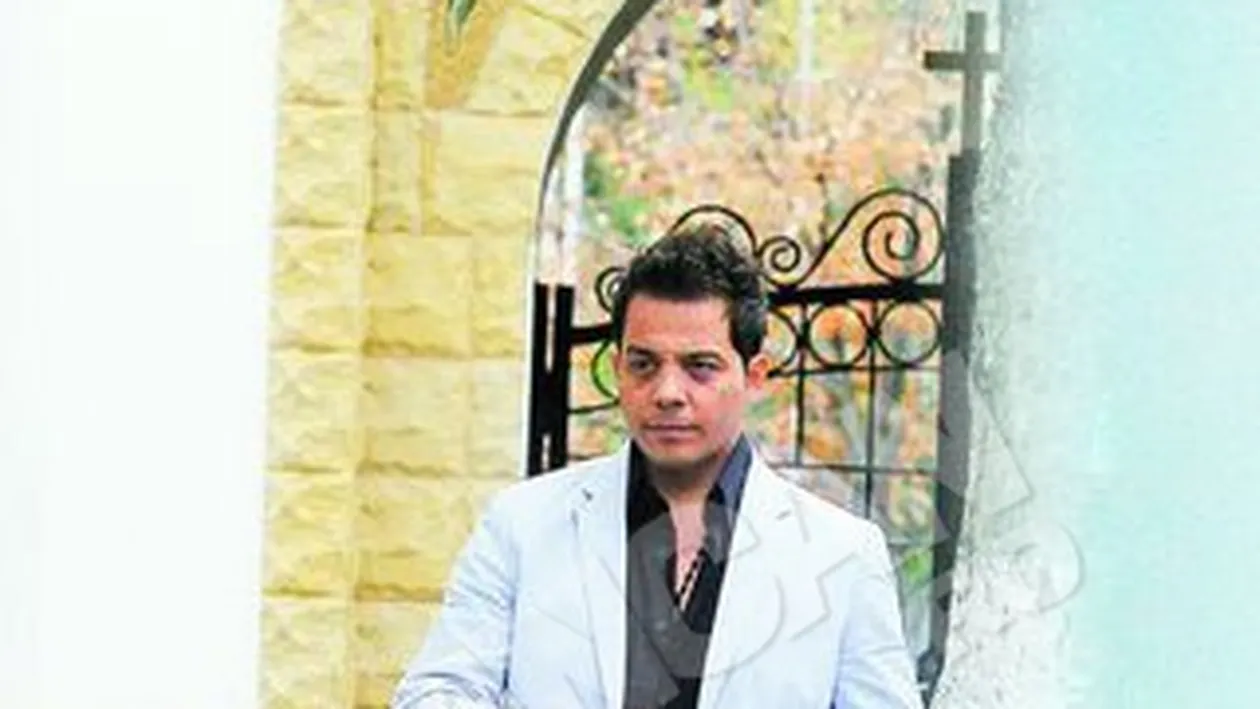 Jean de la Craiova, ingandurat in lacasul Domnului! Se duce pe furis la biserica