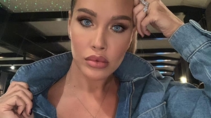 Raluca Podea s-a demachiat în direct! Cum arată blondina fără niciun strop de machiaj