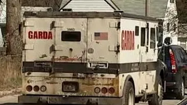 O furgoneta a pierdut pe drum 100.000 de dolari, starnind o adevarata isterie in Ohio