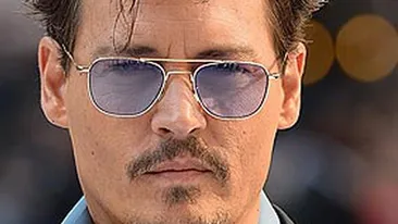 Johnny Depp s-a logodit cu Amber Heard. Cererea in casatorie a avut loc cu ceva vreme in urma, dar ea nu a purtat inelul