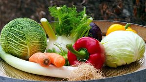 Ţeapa colosală luată de românii care cumpără fructe şi legume, de la porţi! Ce se întâmplă cu ele, de fapt