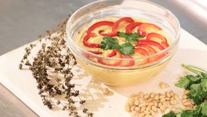 Rețeta de post de la Mănăstirea Sfintei Cruci: cum face Maica Anastasia cel mai cremos pateu de soia