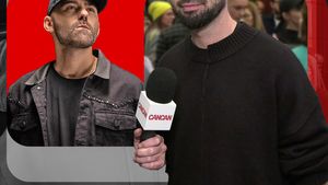 Radu Bucălae, matinalul de la Neatza, îi bate obrazul lui Spike, după ce l-a ajutat alături de Bordea și Micutzu. “Ne-am schimonosit moca, să-ți aducem milioane!"