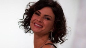 Azi e mare diva, dar putini stiu cum arata Ramona Badescu la inceputurile carierei! Avea 22 de ani!