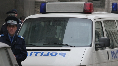 Inselata prin telefon. A crezut ca-si salveaza fiul, insa a aruncat banii pe geam!