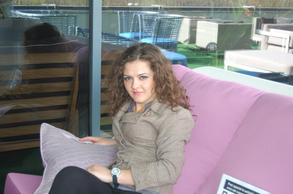Ea este femeia pe care a părăsit-o MARIUS ELISEI pentru OANA ROMAN! Vezi imaginile incendiare