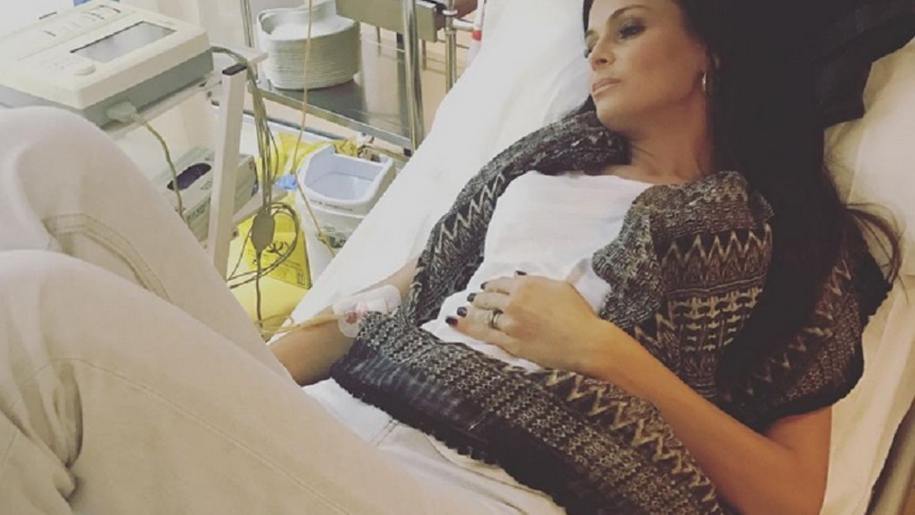 Anca Serea, de urgenţă la spital. Mesajul transmis în timp ce era cu perfuzia în mână