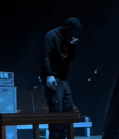 Imagini şocante cu Carla’s Dreams pe scena din Craiova: „Spart de drogat la concert”. FOTO