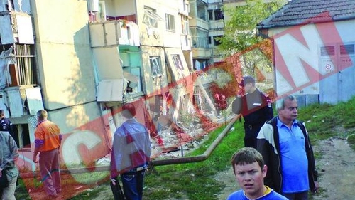 Sute de oameni la inmormantarea victimelor de la Zalau