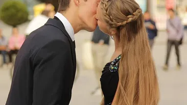 Ce se întâmplă în corpul tău, de fapt, când săruți pe cineva? Ce este hormonul fericirii și cum acționează