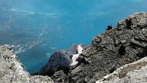 Thassos nu mai e chiar ieftină. Cât ajunge să coste o singură zi la plajă