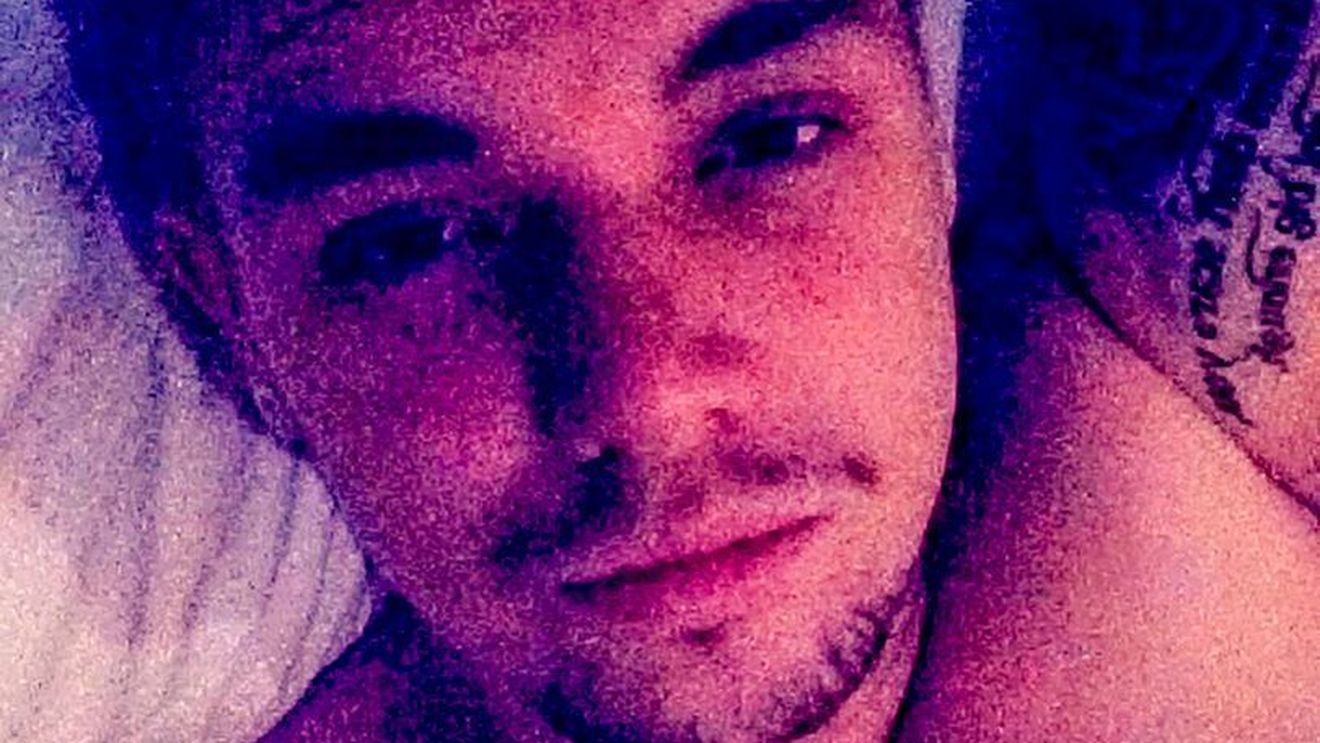 Încerca să îşi găsească o iubită pe Tinder, dar toate femeile îl respingeau când îi aflau cel mai mare secret. Tânărul le-a transmis însă un mesaj care l-a făcut celebru