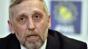 MARIAN MUNTEANU are cheile de la poarta către… Dumnezeu! Ce a făcut la biserică, pe întuneric, după ce a zis “pas” la Primărie!