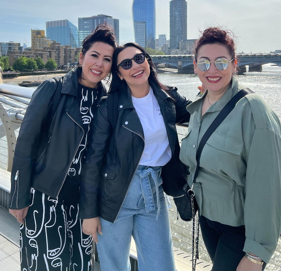 Andra și surorile sale în Londra / Sursă foto: Instagram