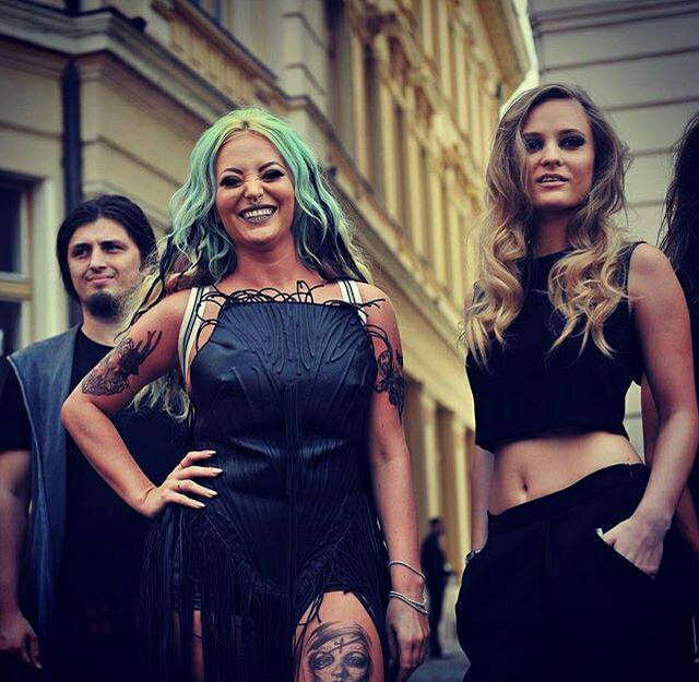 De ce nu face Delia un copil? Sora ei, Oana, a dat-o de gol: „Ar fi mai complicat”