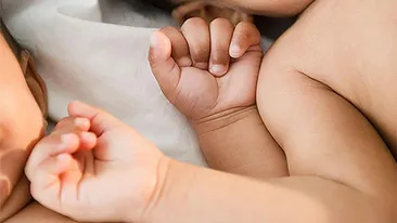 Viaţa unei şcolăriţe din Argentina s-a schimbat pentru totdeauna! La doar 12 anişori, fetiţa a născut gemeni!