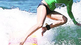 Helen Hunt e in mare forma! Ce mai calareste valurile!