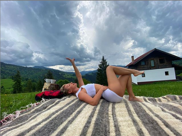 Alexandra Stan și-a făcut testul COVID: ”Am tot mers să…”
