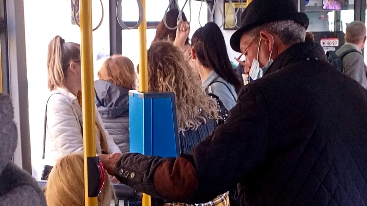 Ce a pățit un bărbat din Cluj-Napoca, după ce a refuzat să-i dea bani unui cerșetor, într-un autobuz