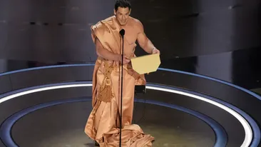 Top 5 vedete care au speriat Oscarurile! Cele mai bizare ţinute. John Cena, gol pe scenă