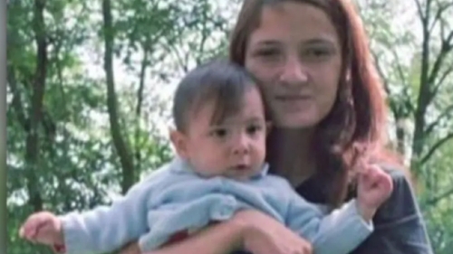 Ea este Anamaria, tânăra de 18 ani care a dispărut împreună cu bebelușul ei. Apelul disperat al familiei