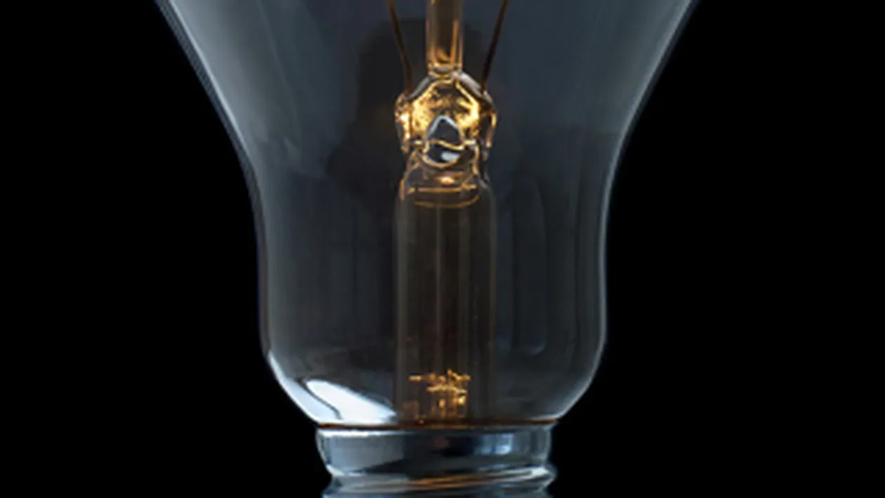 Curentul electric, intrerupt in mai multe localitati din Mures din cauza vantului puternic