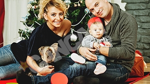 Imagini nemaivăzute cu fetiţa Giuliei Anghelescu de Crăciun! Ce adorabilă e micuţa Antonia!