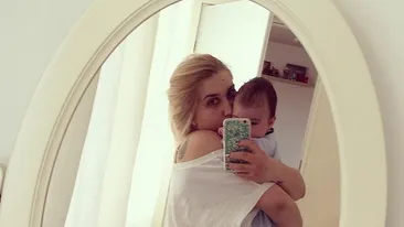 Adda a intrat în camera fiului ei şi l-a găsit aşa în pătuţ! I-a făcut poză şi a postat-o imediat pe Instagram: ”Un Alexandru se legăna...”