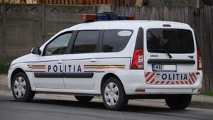 Cele cinci persoane, acuzate că au urcat cu forța o fată în mașină, au fost arestate