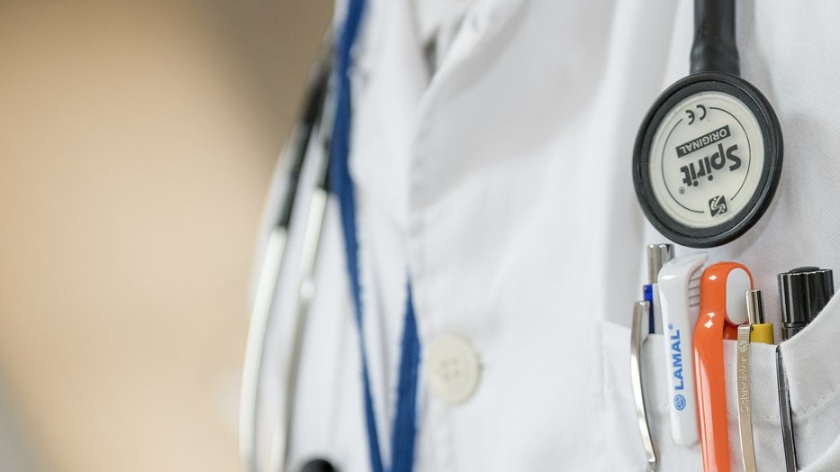 Medic de la Spitalul Județean de Urgență Tulcea, reținut după ce a cerut bani pentru consultații