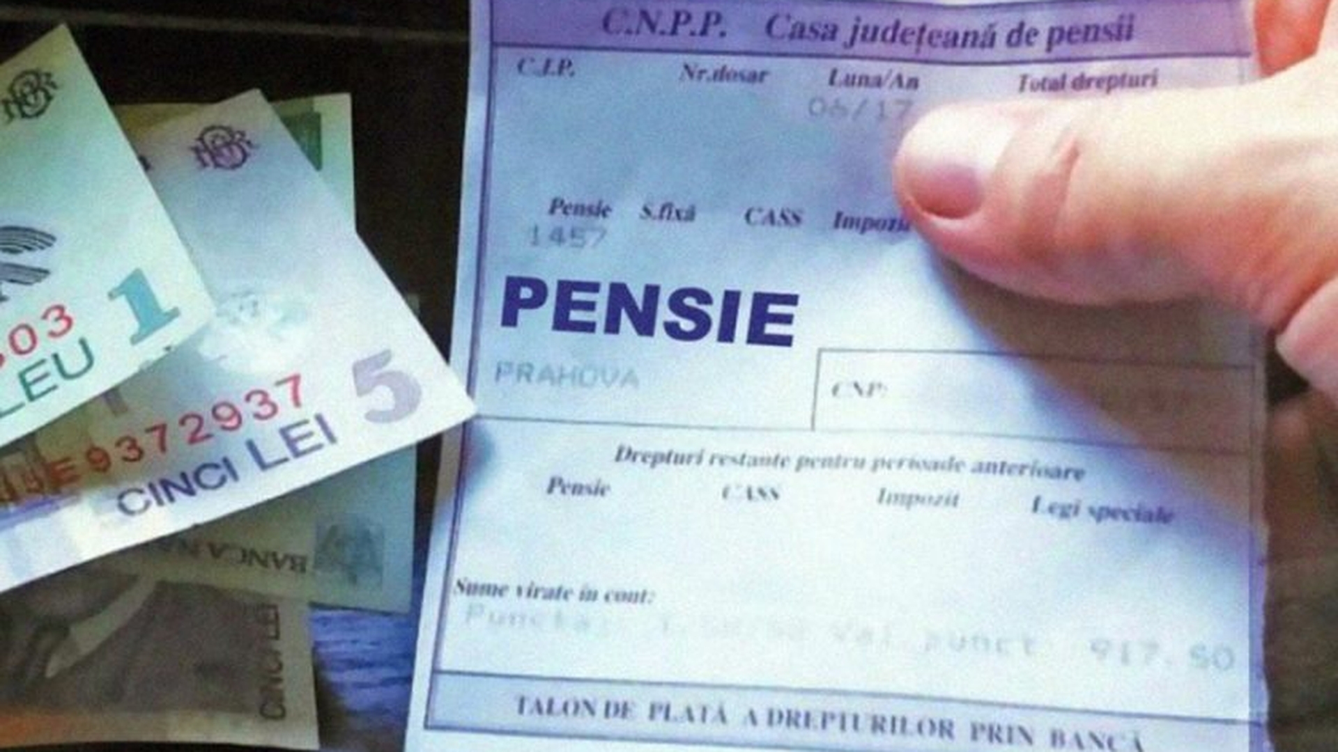 Anunț important pentru pensionari! Cât timp sunt păstrate pensia şi talonul mov la Poştă, dacă românii nu sunt găsiți acasă în ziua plăţii