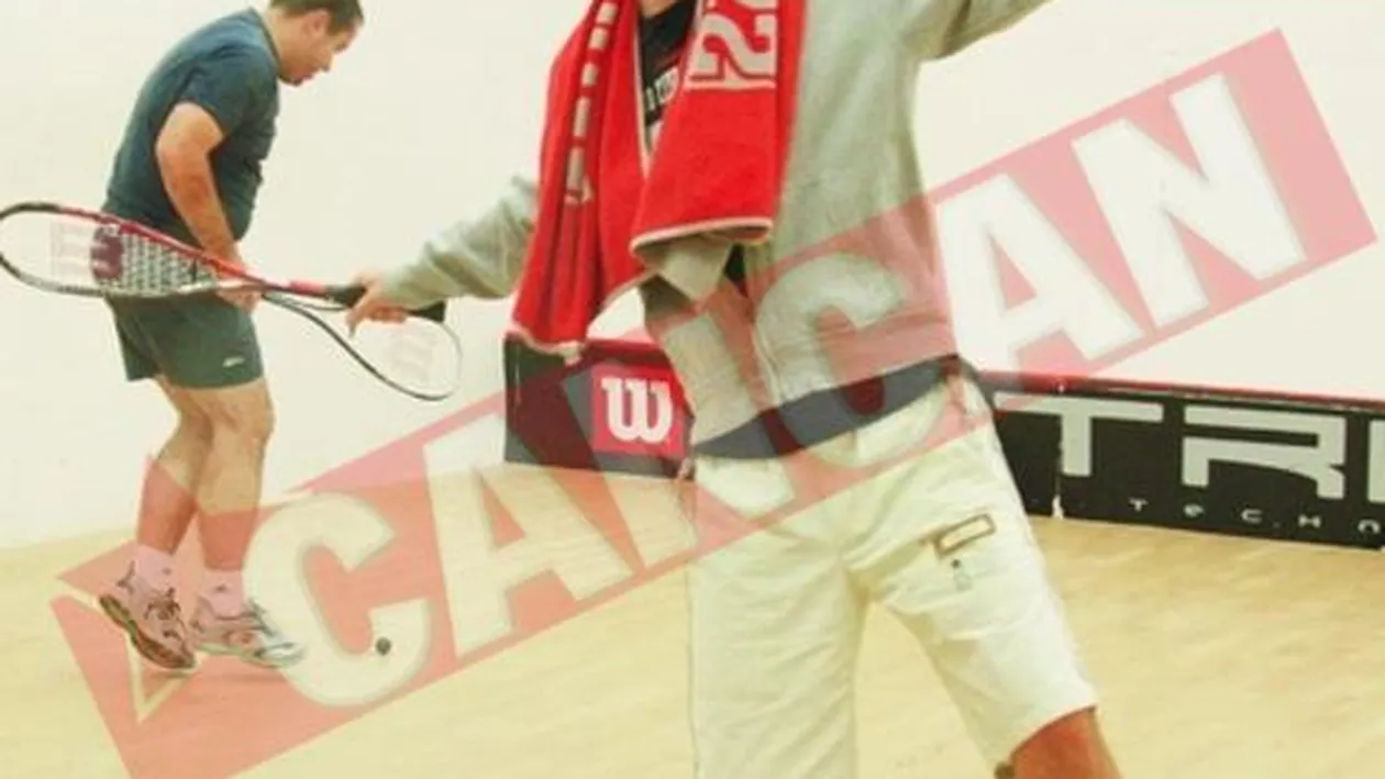 Negru si-a luxat glezna la tenis!