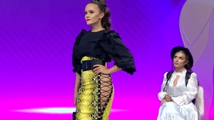 Cristina Șișcanu a apărut fără chiloți la Bravo, ai stil! Celebrities! Reacție șoc: “Îl faci de râs pe soțul tău”
