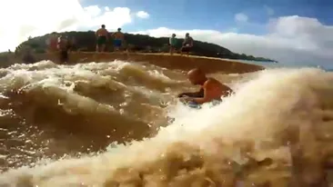 Mult prea tare! Au distrus o plaja, dar au castigat cea mai smechera zona de surf din lume