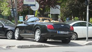 Acuzat că a bătut crunt un tânăr cu ciocanul de şniţele, fostul iubit al Otiliei Bilionera ignoră orice regulă. Tovarăşul lui Mario Iorgulescu a comis-o din nou!  