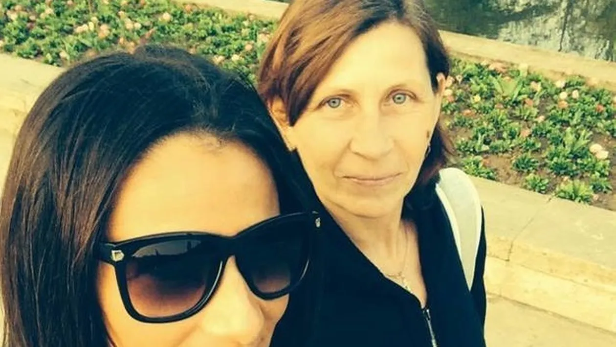 Uluitor! Roxana Vancea a arătat tuturor cum arată abdomenul mamei ei. Nici nu e de mirare că ea e atât de ”bună”