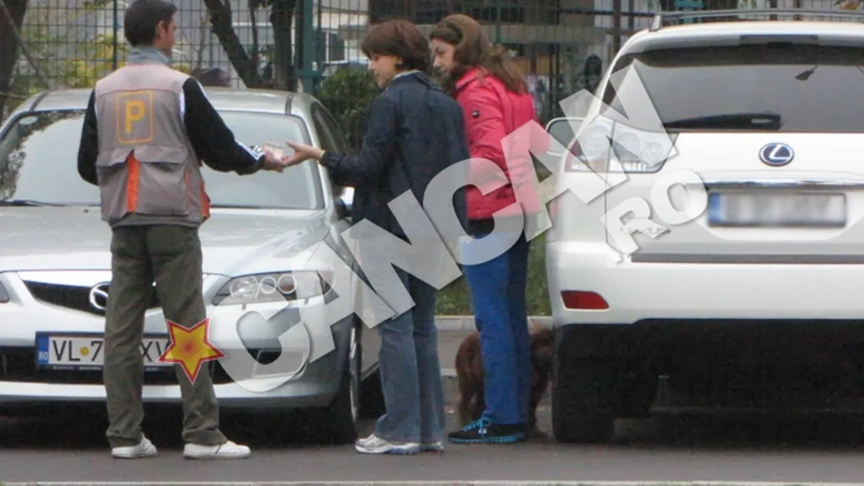 Mihaela Geoana si Cristiana Copos, discutii in aer liber! S-au plimbat cu un cocker in parc