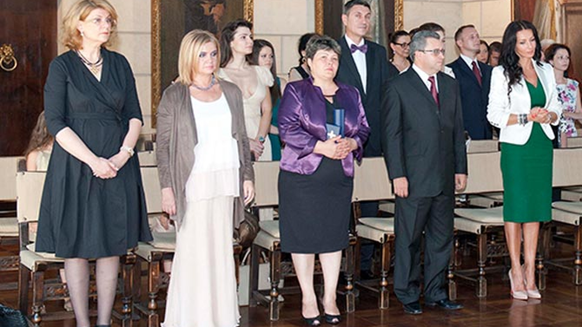 Imagini de la decorarea Mihaelei Radulescu! Vedeta a primit "Medalia Regele Mihai I Pentru Loialitate"