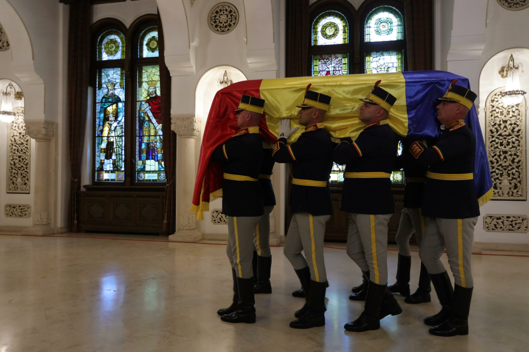Cât a costat înmormântarea lui Ion Iliescu? 7.000 euro dintr-un foc doar pe sicriu și dric