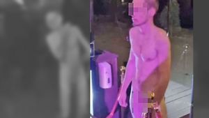 S-a dus în ”rușinea goală” la club! ȘOCANT! Un tânăr din București a mers la NUBA dezbrăcat COMPLET!