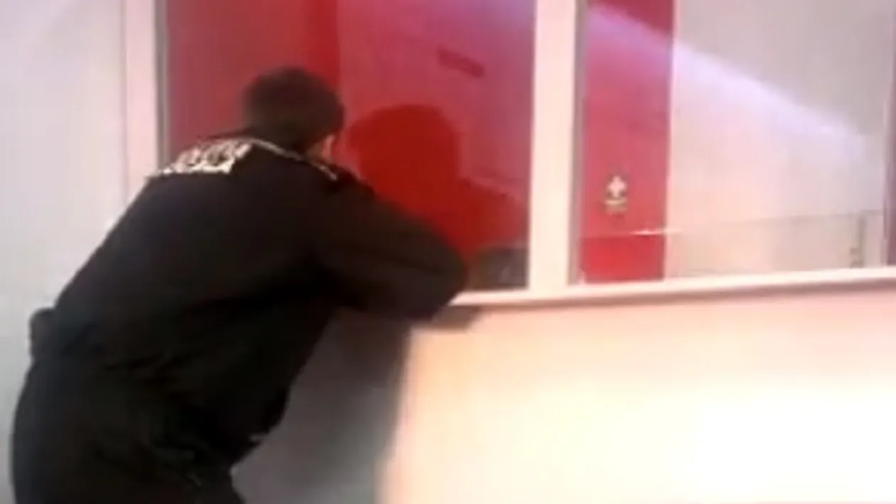 Şeful Poliţiei Locale din Calafat, filmat la pariuri sportive și la păcănele în timpul serviciului