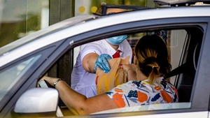 De-a râsu'-plânsu'! Cum s-a răzbunat o femeie pe o șoferiță la McDonald's drive-thru