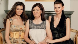 Surorile Gabor fac astazi prastas pentru mama lor. Monica Gabor o viseaza in fiecare seara pe Veronica Bulai si plange neincetat!