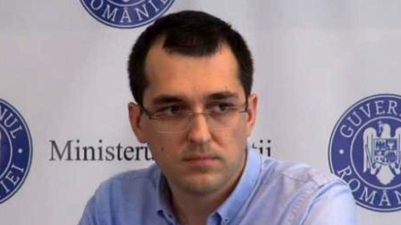 CANCAN.ro a arătat legăturile ministrului sănătăţii cu ”oculta mondială” şi ”regele medicamentelor” iar acum Vlad Voiculescu se justifică: ”Cred că deranjez nişte grupuri de interese!”