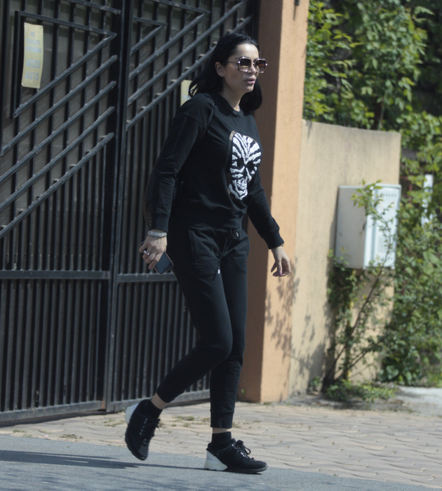 Brigitte și-a însoțit iubitul la clinica medicală unde și-a făcut implant de păr