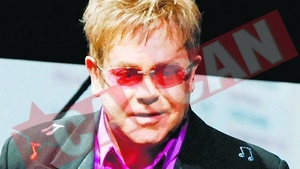 Elton, infiaza-ma si pe mine!