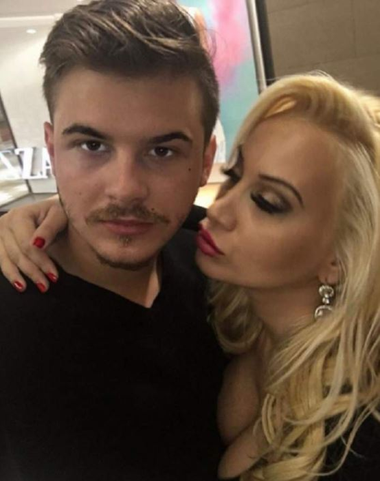 Vasy Borneu a devenit cunoscut după ce s-a afișat alături de mai multe vedete