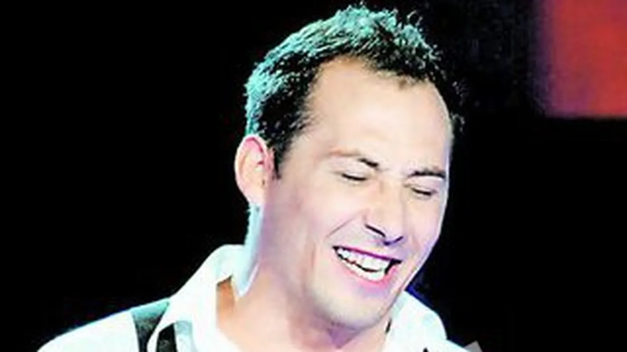 Stefan Stan si-a cumparat microfon de 4.000 de euro